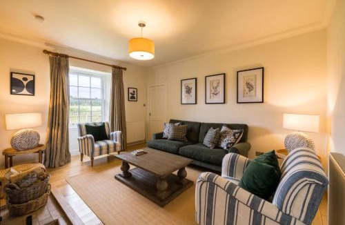 Murthly House | Hill View Cottage