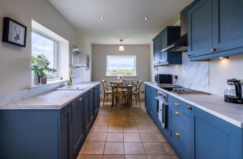 Murthly House | Hill View Cottage