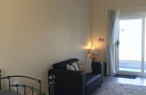 Cleeve House | Hillcroft Accommodation