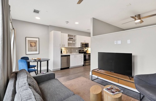 Hillsboro Village House | Hillsboro Village Studio + Balcony | Near Vanderbilt + Music Row | Belcourt