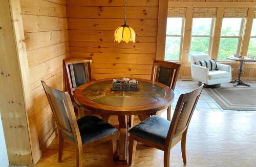 Rutherfordton House | Hillside Haven Cabin - Amazing Views with Hot Tub, Rutherfordton, NC