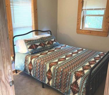 Rutherfordton House | Hillside Haven Cabin - Amazing Views with Hot Tub, Rutherfordton, NC