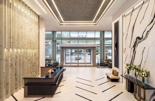 Nashville Hotel | Hilton BNA Nashville Airport Terminal