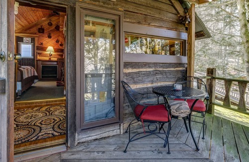 Murphy Cabin | Historic 1861 Log Cabin - In the heart of the Appalachians-Cobb Creek Cabins