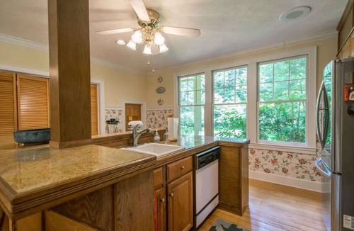 Hendersonville House | Historic 4BR Colonial w/Pool Table + Fire Pit