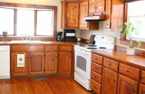 Hamptonville Other | Historic 5 Bedroom Farmhouse in Wine Country