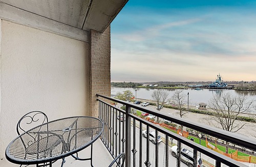 Wilmington Historic District Condo | Historic district condo with private riverfront balcony, walk to shops & dining