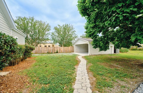 Smithfield House | Historic Downtown Gem, 7 mins to Premium Outlets