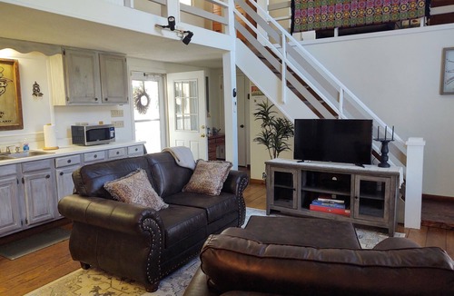 Rutherfordton Other | Historic Farmhouse Guest Quarters