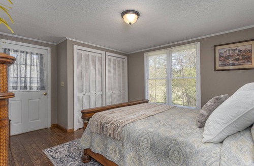 Rutherfordton Other | Historic Farmhouse Guest Quarters