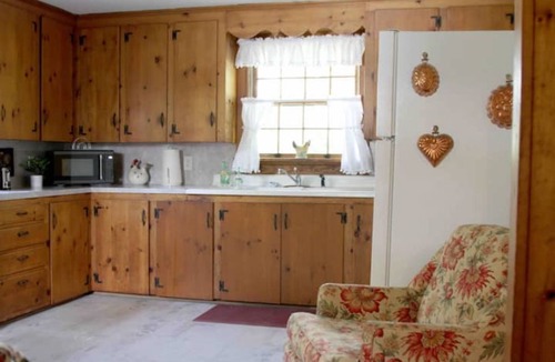 King Apartment | Historic Lodging King NC Near Pilot Mountain