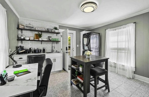 Lexington House | Historic Mill Cottage