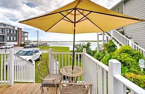 Swansboro Apartment | Historic Swansboro Studio with Intracoastal View!
