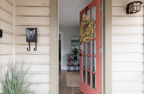 Downtown House | Historic|Twinkling Patio|Great Downtown Location!