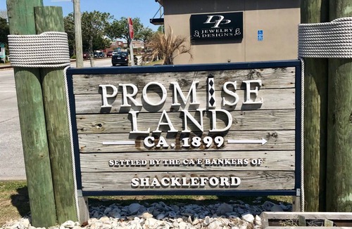 Morehead City Cottage | Historical guest house featured on HGTV's Beachfront Bargain Hunt Renovation!