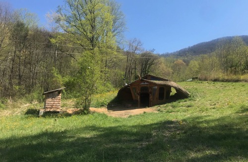 Weaverville House | Hobbit House from National News!