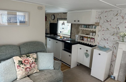 Minster on Sea Cottage | Hogwarts Bed and Continental Breakfast
