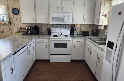 Holden Beach House | Holden Beach House/Short 5 minute walk to Beach/Perfect Family Vacation Home
