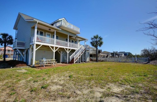 Holden Beach House | Holden Haven - Great Ocean Views & Easy Beach Access!