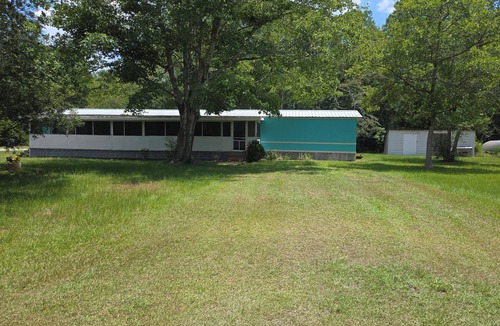 Supply House | Holden the keys to paradise! Perfect spot for family, fun and beachs!