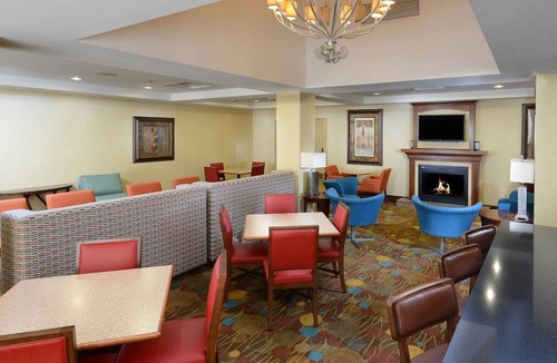 Greensboro Hotel | Holiday Inn Express Hotel & Suites Greensboro Airport Area, an IHG Hotel