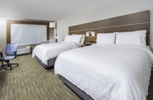 Brevard Hotel | Holiday Inn Express Brevard City Center by IHG