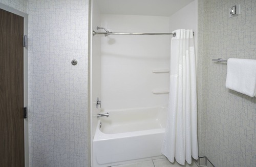 Brevard Hotel | Holiday Inn Express Brevard City Center by IHG