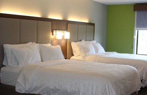 Forest City Hotel | Holiday Inn Express Forest City by IHG
