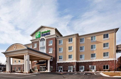 Statesville Hotel | Holiday Inn Express Hotel and Suites Statesville, an Ihg Hotel