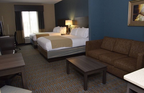 Goldsboro Hotel | Holiday Inn Express Hotel & Suites Goldsboro - Base Area by IHG