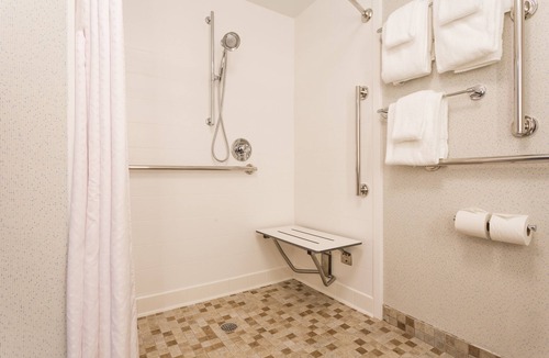 Goldsboro Hotel | Holiday Inn Express Hotel & Suites Goldsboro - Base Area by IHG