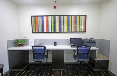Greensboro Hotel | Holiday Inn Express Hotel & Suites Greensboro-East by IHG
