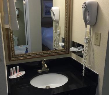 Kitty Hawk Hotel | Holiday Inn Express Kitty Hawk - Outer Banks by IHG
