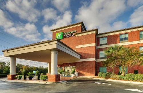 Leland Hotel | Holiday Inn Express Leland - Wilmington Area by IHG