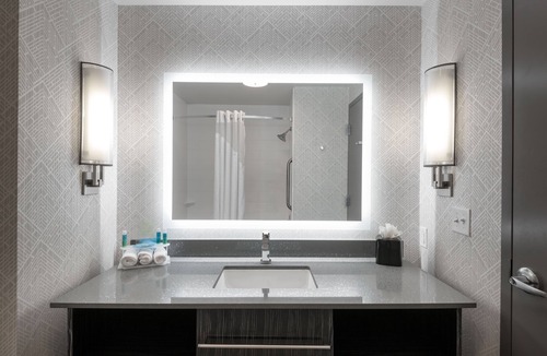 Toddville Road Hotel | Holiday Inn Express & Suites Charlotte Airport by IHG
