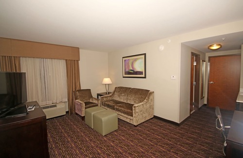 Paw Creek Hotel | Holiday Inn Express & Suites Charlotte North by IHG