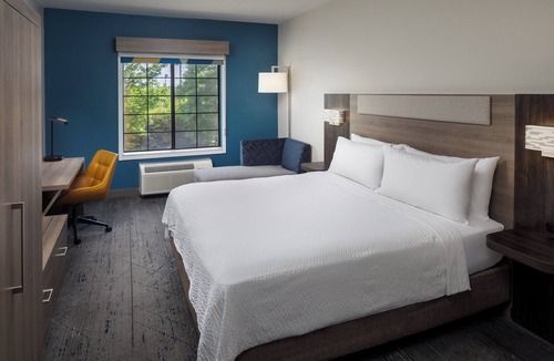 Albemarle Hotel | Holiday Inn Express & Suites Albermarle by IHG