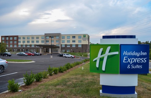 Umstead Hotel | Holiday Inn Express & Suites Raleigh Airport - Brier Creek, an Ihg Hotel
