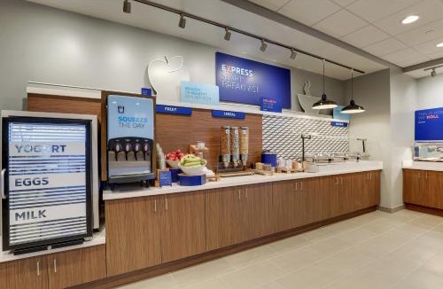 Holly Springs Hotel | Holiday Inn Express Holly Springs - Raleigh Area by IHG