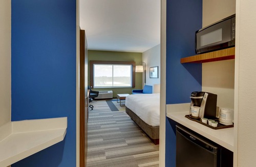 Kirkland Hotel | Holiday Inn Express Wilmington Porters Neck by IHG