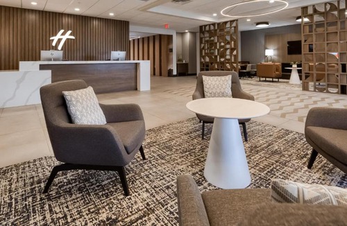 Donelson Hotel | Holiday Inn Nashville Airport by IHG