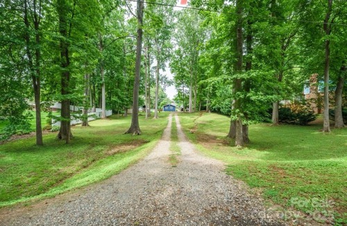 Mount Holly House | Holly Acres Retreat