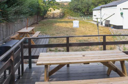 Angle House | Holly Cottage