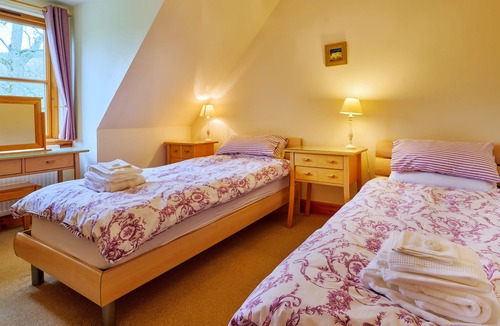 Blairgowrie Cottage | HOLLY HOUSE, pet friendly, character holiday cottage in Alyth