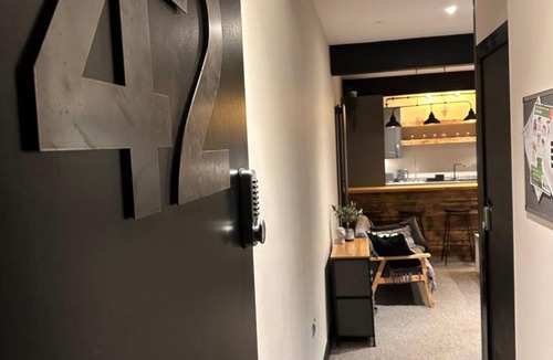 Exeter Apartment | Holy Place 42