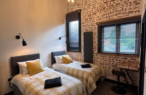 Exeter Apartment | Holy Place 42