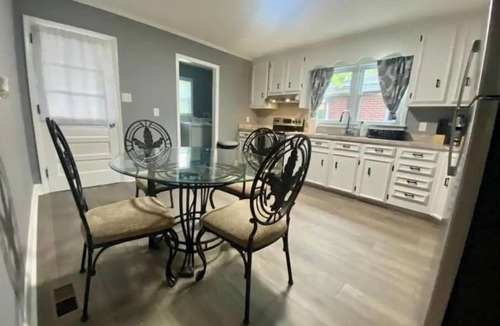 Newport News House | Home away from home