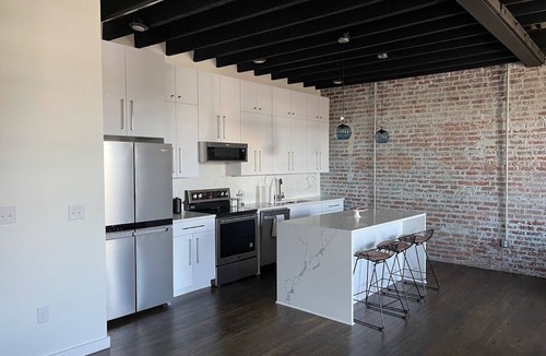 Mount Airy Apartment | ☆ Home Away From Home ☆ Downtown Mount Airy-APT 201