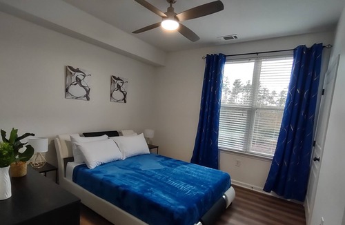 Cary Apartment | Home by the Lake