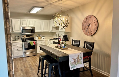 Umstead Condo | Home in Raleigh with office. Pool.n10 mins to RDU. Central location.